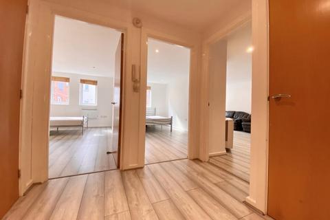 2 bedroom flat to rent, 5 Elmira Way, Salford, M5