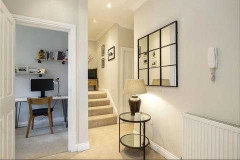 2 bedroom flat to rent, Herbert Mews, John Conway House, SW2