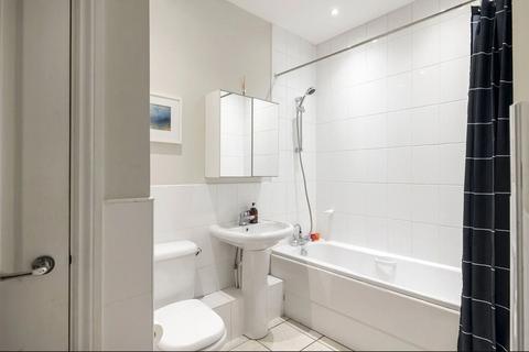 2 bedroom flat to rent, Herbert Mews, John Conway House, SW2