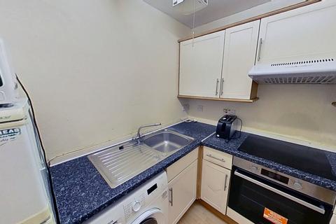 2 bedroom flat to rent, Upper Grove Place, Edinburgh, EH3