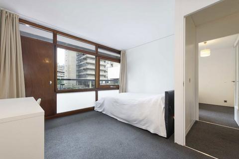 2 bedroom flat for sale, Barbican, London EC2Y
