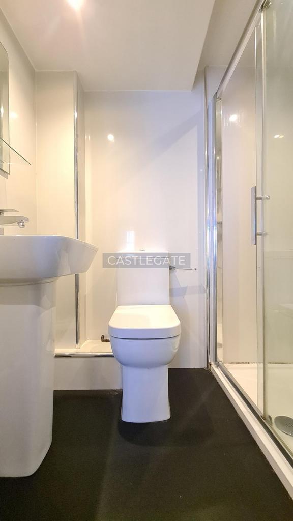 Room 14 The Works at Standard House (7)