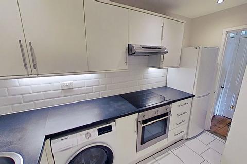 1 bedroom flat to rent, Broughton Road, Edinburgh, EH7
