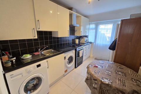 undefined, Great West Road, Hounslow, TW5