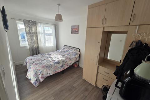 undefined, Great West Road, Hounslow, TW5