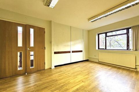 Retail property (high street) to rent, High St Bromley BR1 1