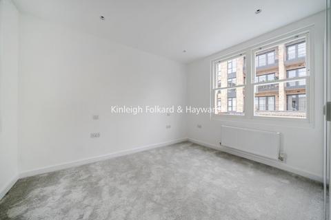 2 bedroom flat to rent, The Mall, London, W5