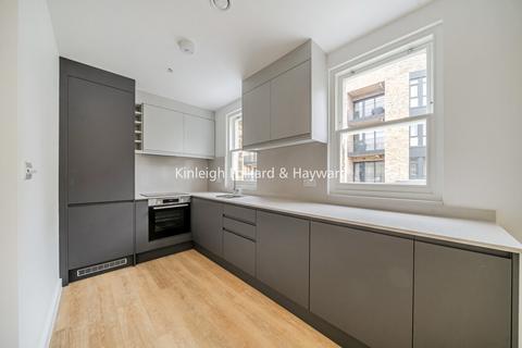 2 bedroom flat to rent, The Mall, London, W5