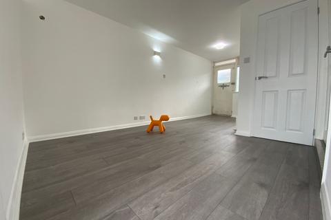 2 bedroom apartment to rent, Broad Street, Chesham, HP5