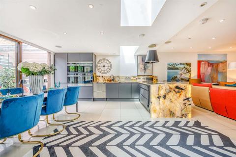 5 bedroom detached house to rent, Oxford Walk, Cheltenham GL52 6DN