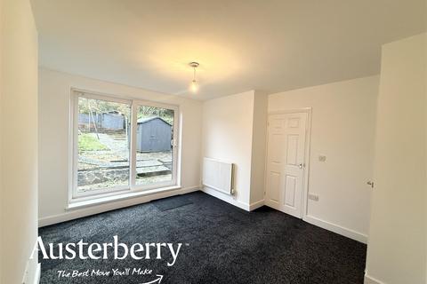 3 bedroom townhouse to rent, Coppice Gardens, Stone ST15
