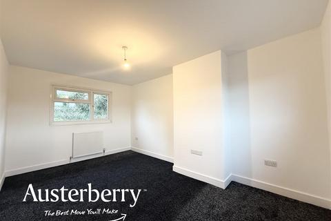 3 bedroom townhouse to rent, Coppice Gardens, Stone ST15