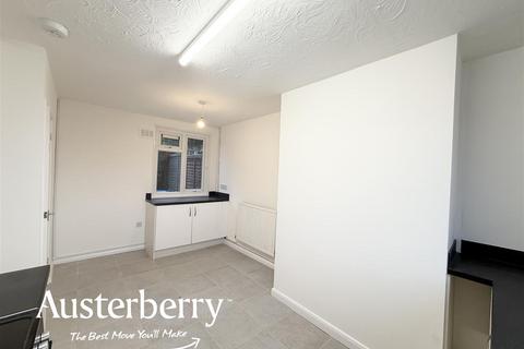 3 bedroom townhouse to rent, Coppice Gardens, Stone ST15