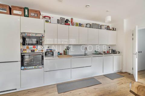 3 bedroom apartment for sale, Lollard Street, London, SE11
