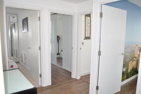 3 bedroom apartment to rent, Blue, Media City UK, Salford Quays, Salford, M50