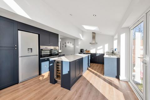 4 bedroom detached house for sale, Garden Walk, Royston SG8