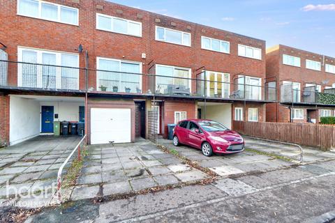 3 bedroom terraced house for sale, Waterside, Peartree Bridge