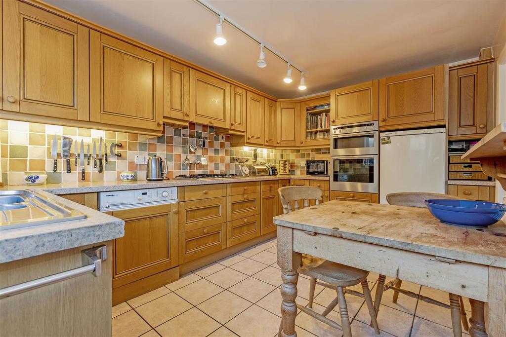 Kitchen-2.jpg