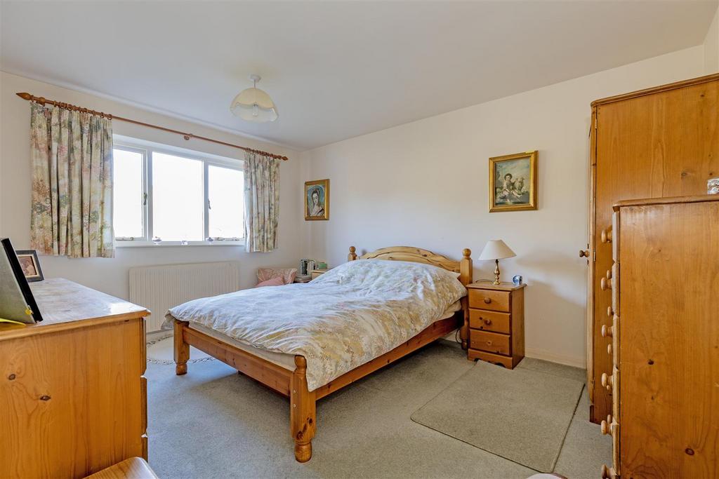 Bedroom 1-1.jpg