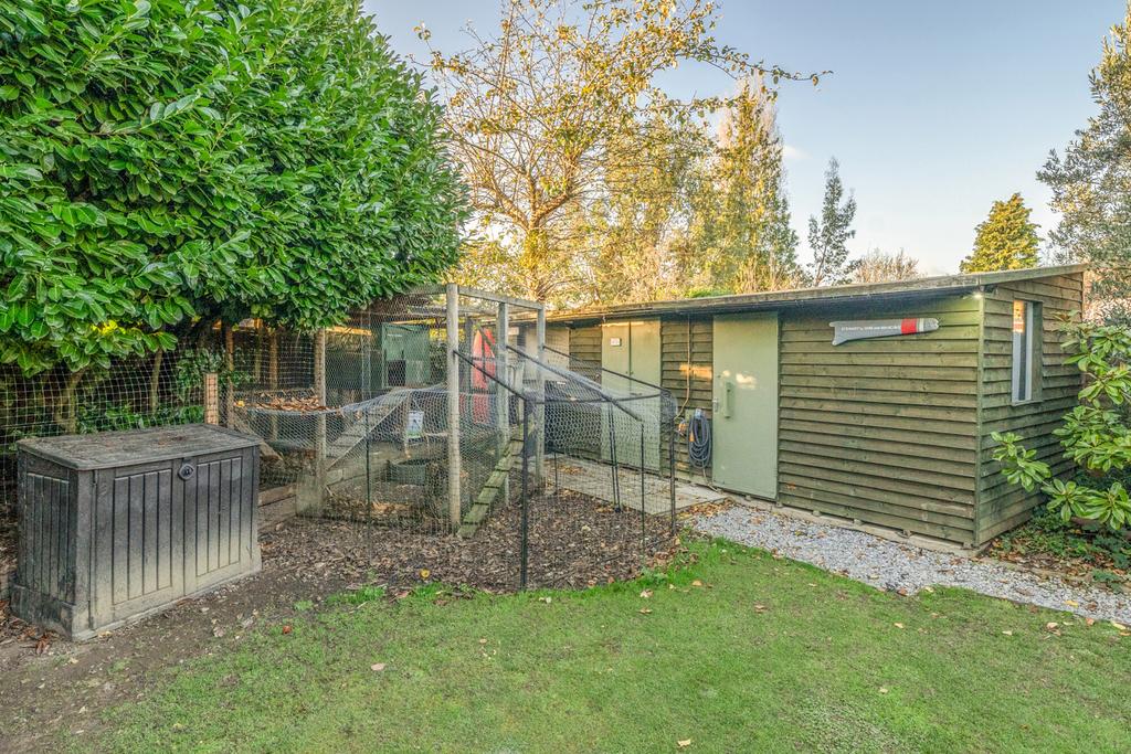 1381989-2-691b6f3...