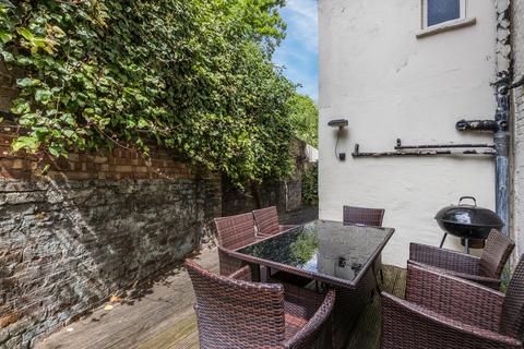 2 bedroom flat to rent, Cathnor Road, London  W12