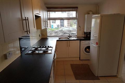 3 bedroom end of terrace house to rent, Gervase Avenue, Lowedges, Sheffield, S8