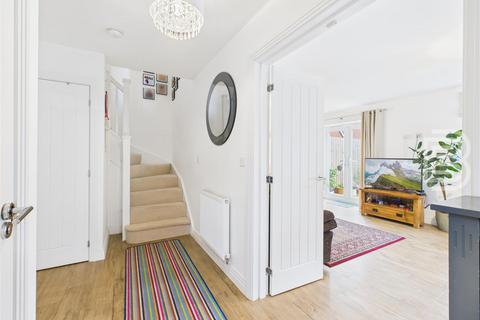 undefined, Spruce Close, Rugby CV21