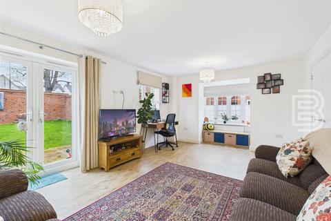 undefined, Spruce Close, Rugby CV21