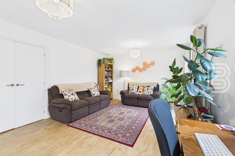 undefined, Spruce Close, Rugby CV21