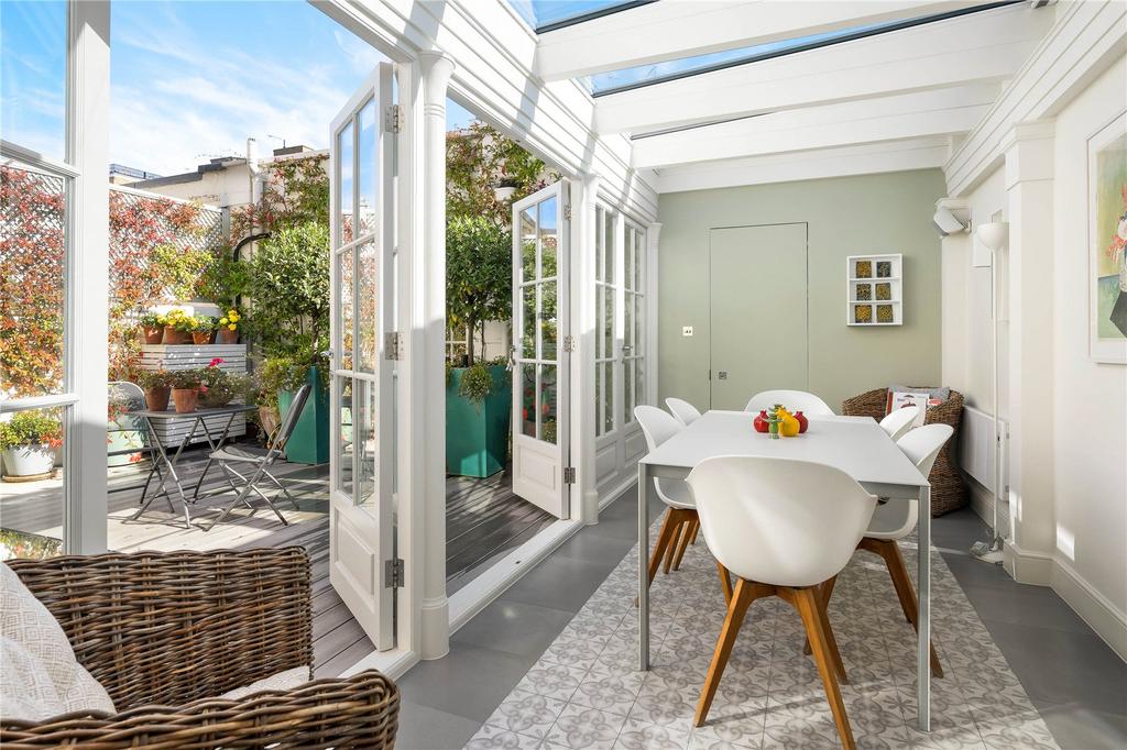 Breakfast Room