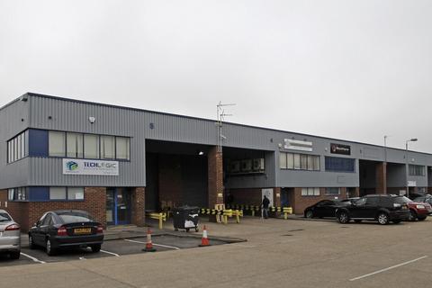 Warehouse to rent, Blackthorne Rd Slough SL3 0AX
