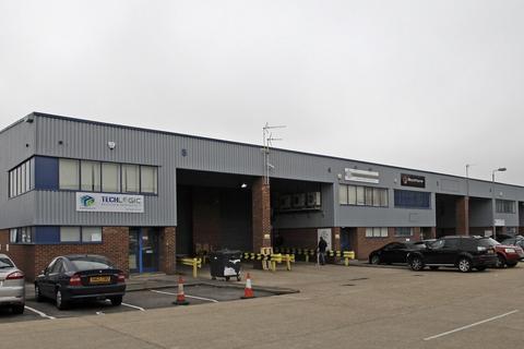 Warehouse to rent, Blackthorne Rd Slough SL3 0AX