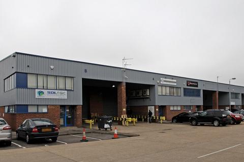 Warehouse to rent, Blackthorne Rd Slough SL3 0AX