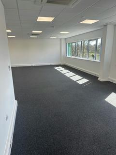 Warehouse to rent, Hanworth Ln Chertsey KT16 9LL