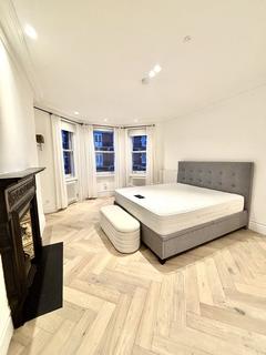 4 bedroom flat to rent, Warwick Road, London SW5