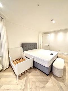 4 bedroom flat to rent, Warwick Road, London SW5