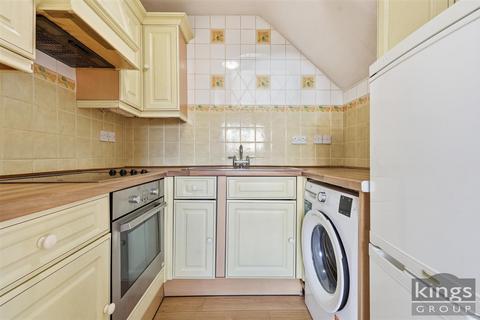 1 bedroom end of terrace house for sale, Mahon Close, Enfield