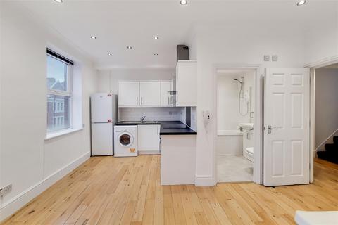 3 bedroom flat to rent, Tooting High St Tooting London