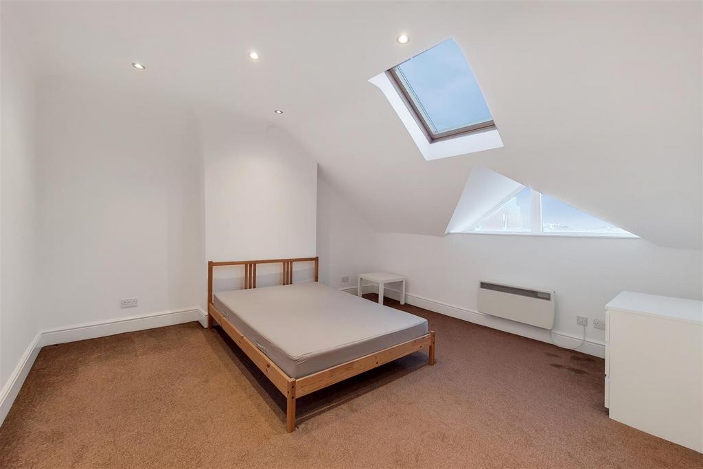 7 Main Bedroom-0.jpg