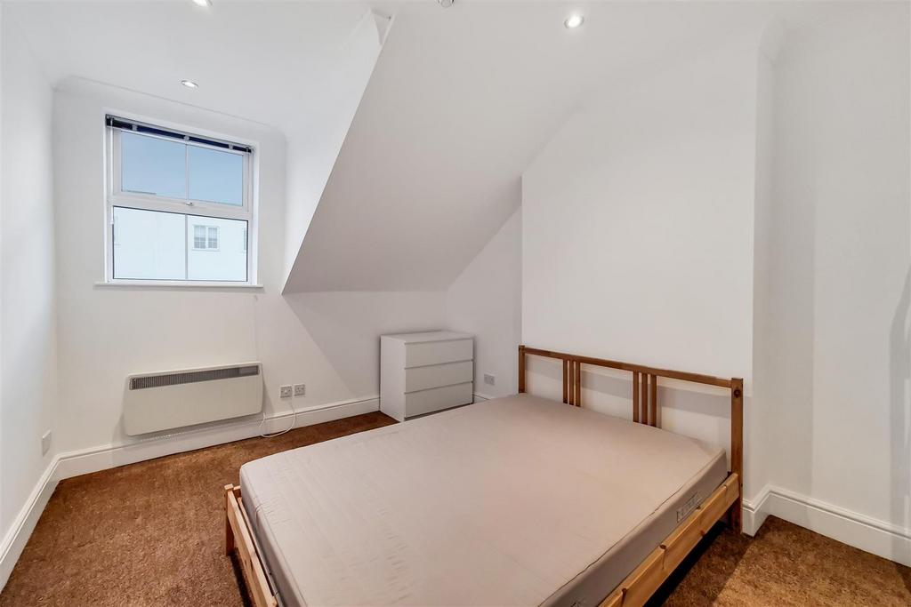 8 Bedroom 2-0.jpg