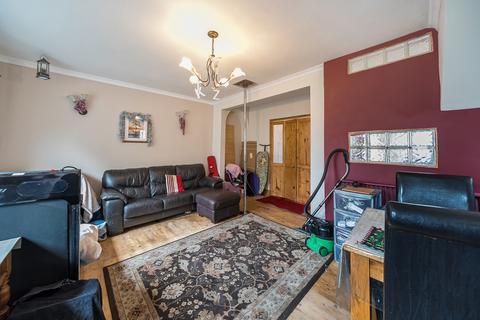 3 bedroom semi-detached house for sale, Eddy Close, Romford RM7