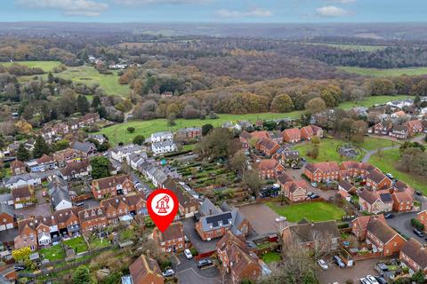 undefined, Mines Close, High Wycombe HP13