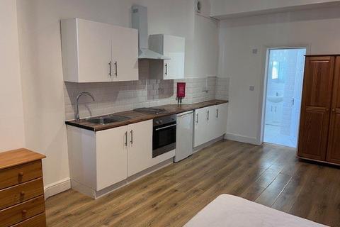 Studio to rent, Princes Avenue, Muswell Hill N10