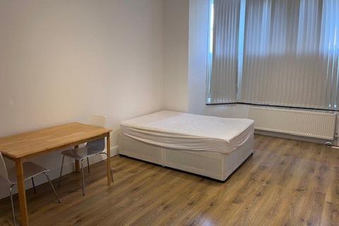 Studio to rent, Princes Avenue, Muswell Hill N10