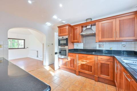 undefined, High Street, Chobham, GU24