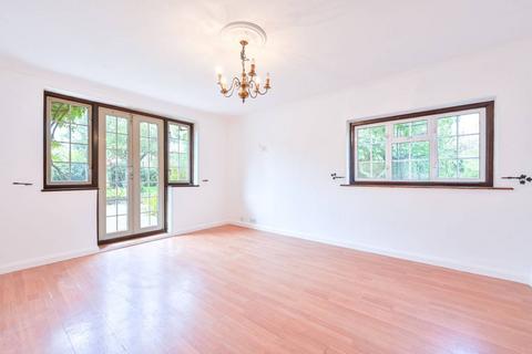 5 bedroom house to rent, High Street, Chobham, GU24