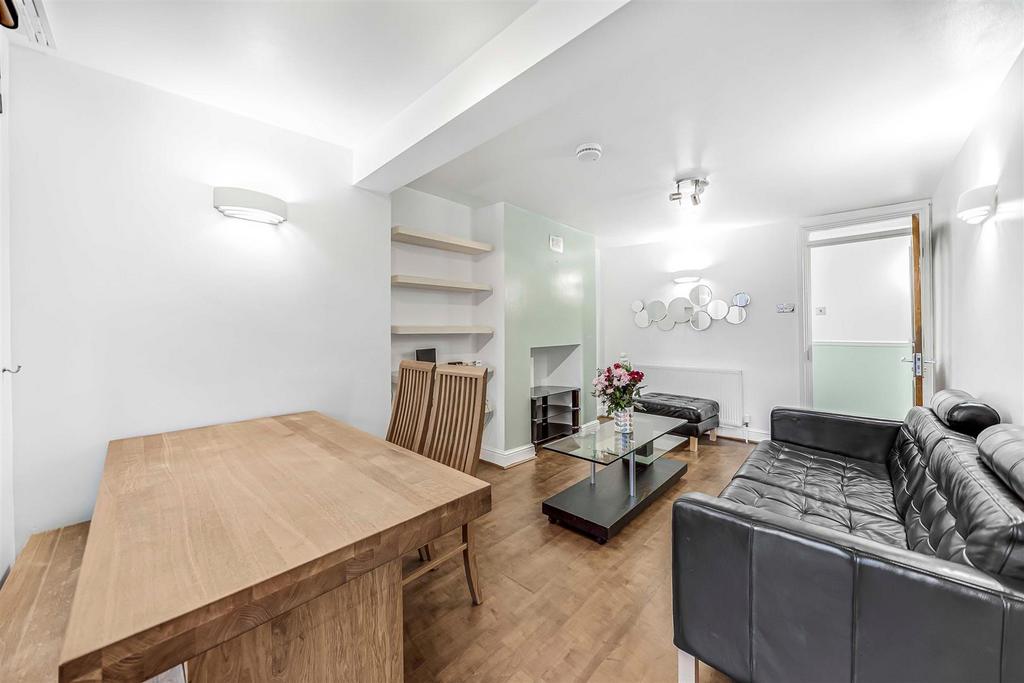 D D  Basement Flat  50 Woodstock Road-8.JPG