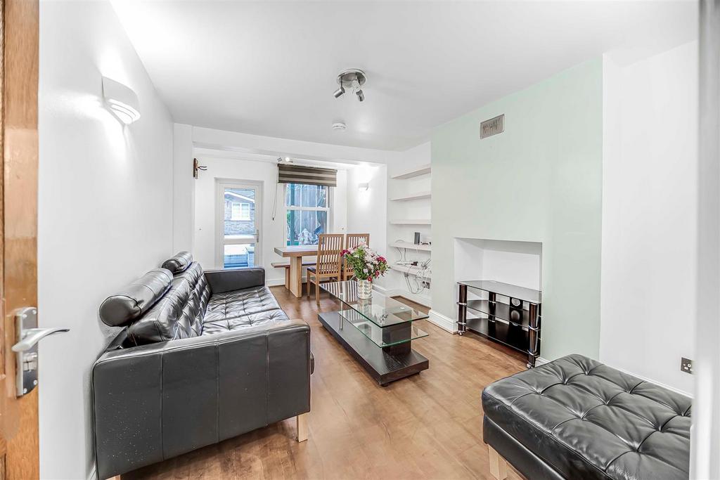D D  Basement Flat  50 Woodstock Road-6.JPG