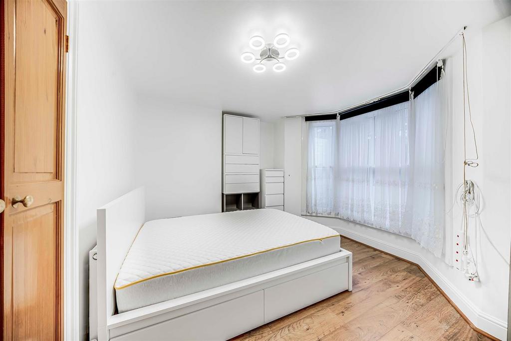 D D  Basement Flat  50 Woodstock Road-1.JPG