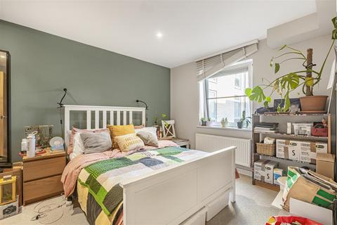 undefined, Scott Avenue, London
